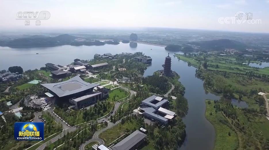 出台一系列重大方针政策