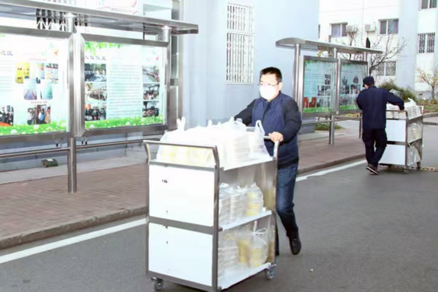 用实际行动诠释着初心践行着使命