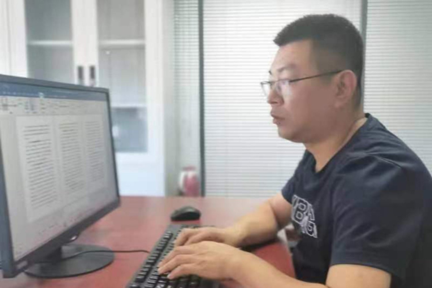 凝聚起建校兴校的磅礴力量