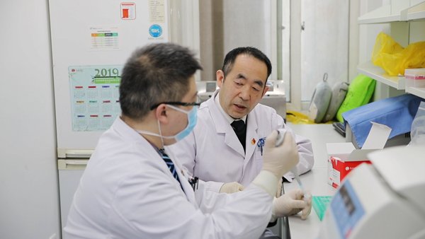 首医共产党人