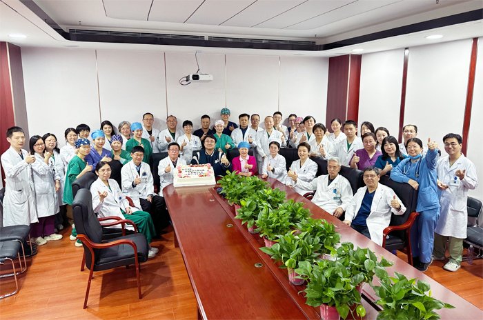 对照阅读这是心脏中心全体医护人员共同