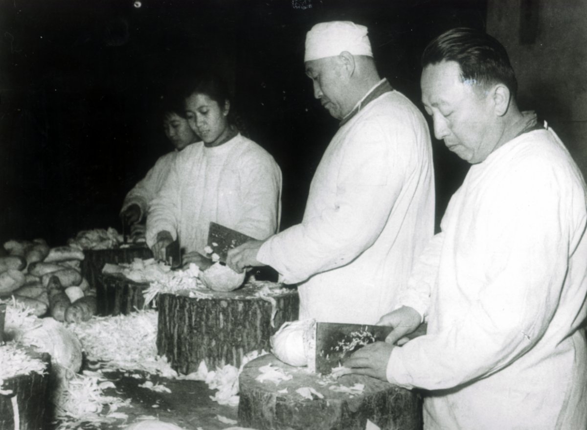 对照阅读昔年物资维艰