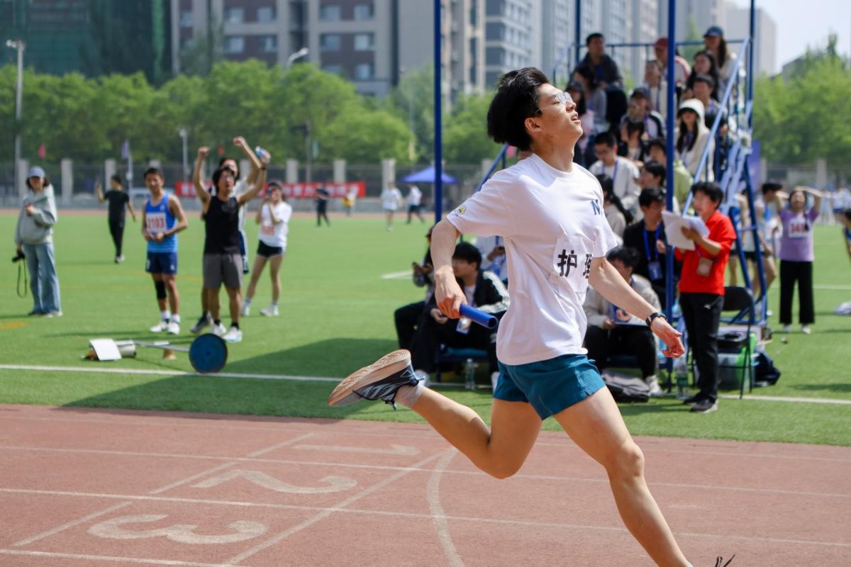 跃动的身影蓄势待发