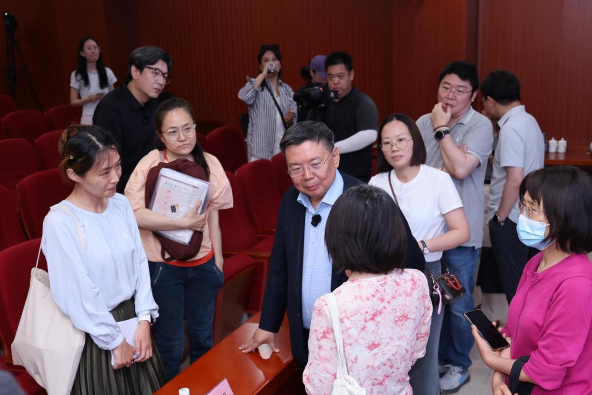 对照阅读现场座无虚席