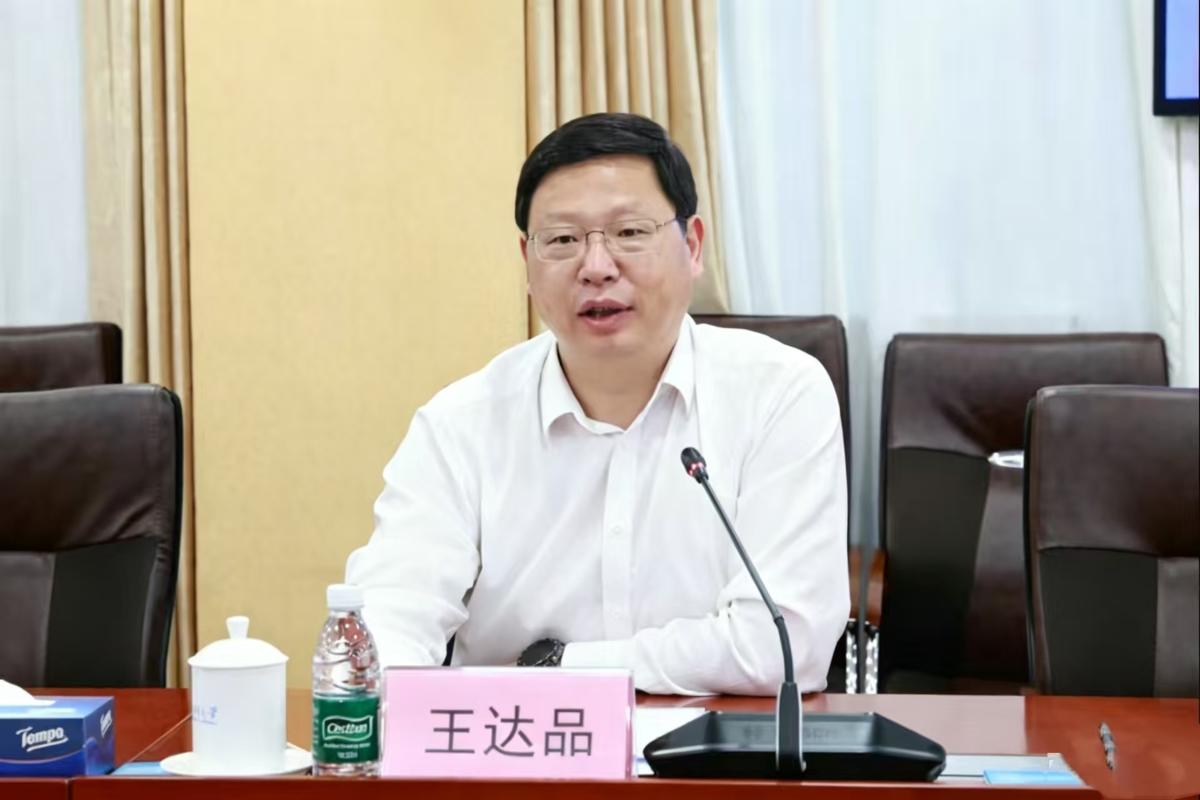 校长王旭