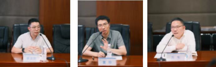 重庆市卫生健康系统相关负责人介绍有关情况