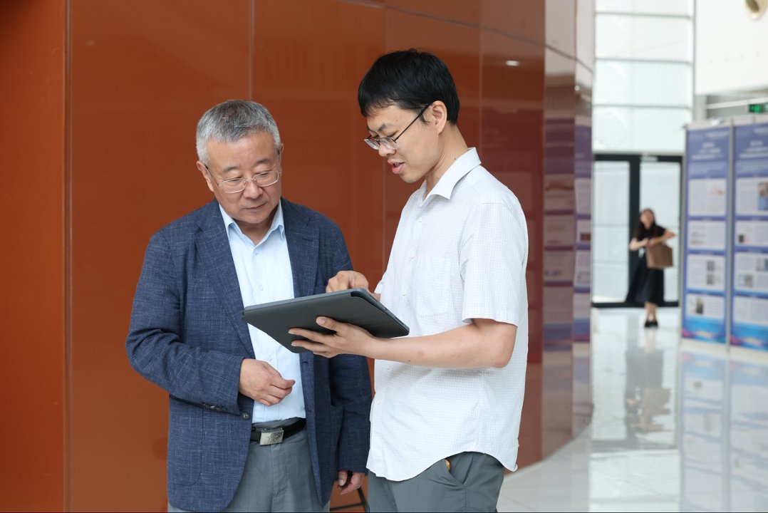 线上同步汇聚5000余名师生