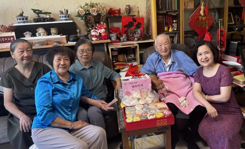 为充分彰显敬老爱老