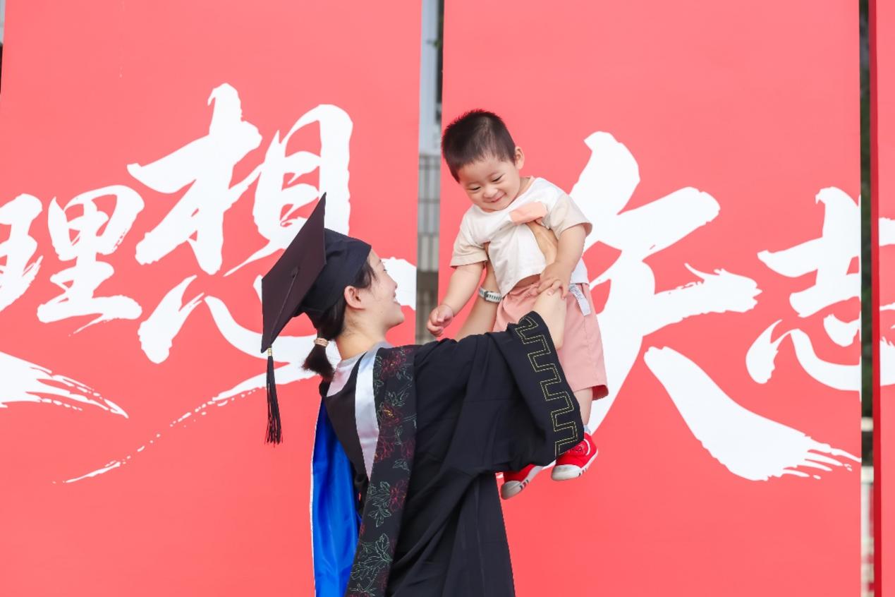医道相传，前路铿锵