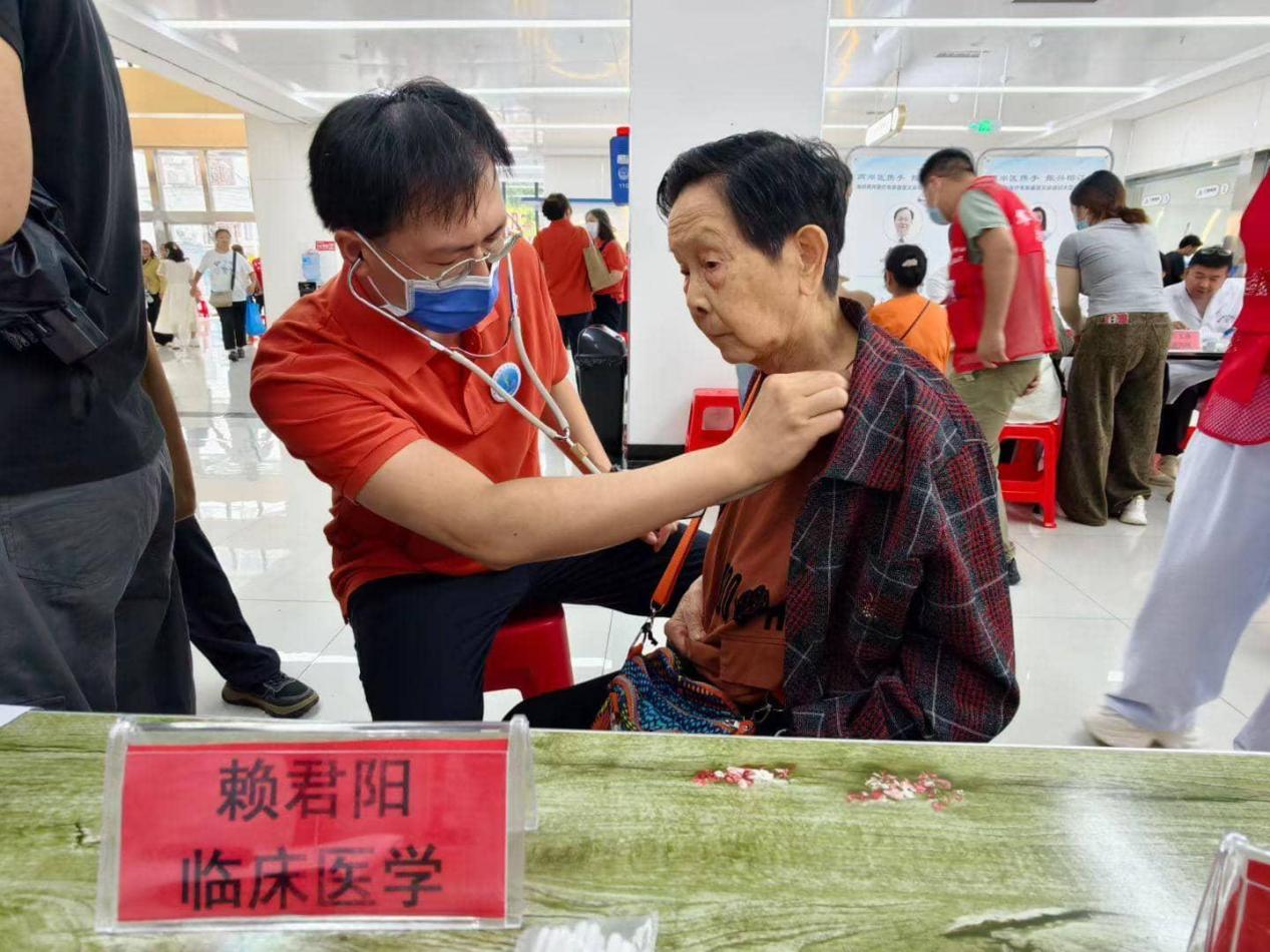 这次义诊让我明白