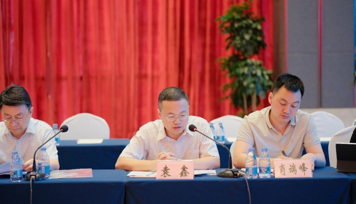 以 “强国有我 医路启航” 为主题的