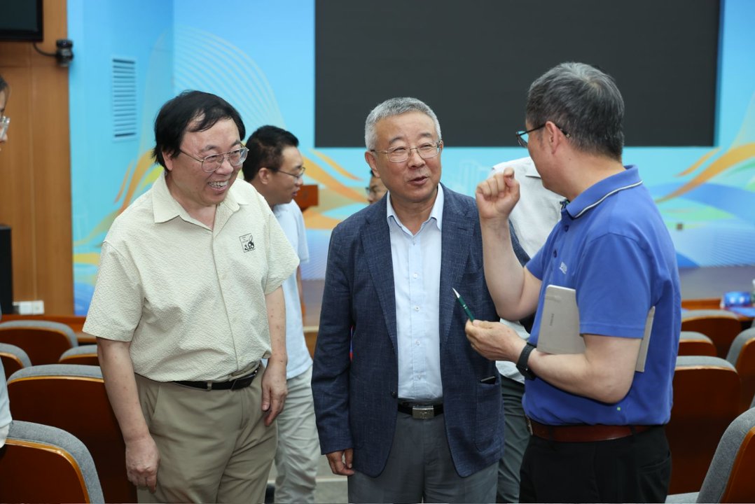 对照阅读现场座无虚席